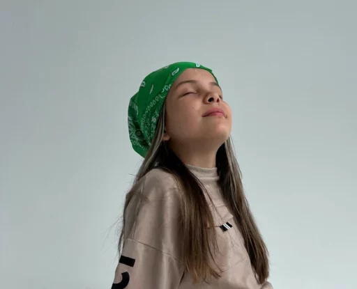 Picture of a girl being patient.